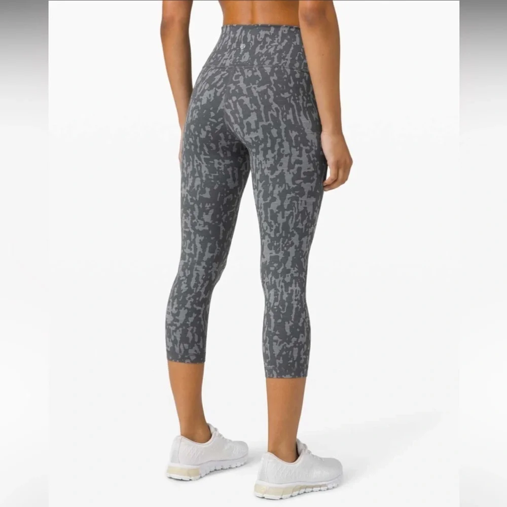 Lululemon Wunder Train High-Rise Crop 21